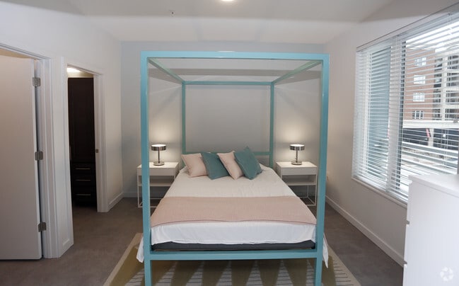 Bedroom/1BR, 1BA - 834 SF