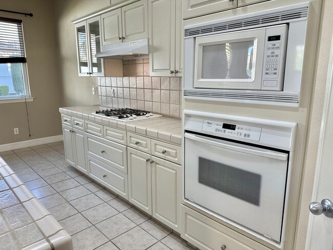 Photo - $2,295 Locan & Gettysburg, 4 Bedroom Home - Rialto Ave, Clovis