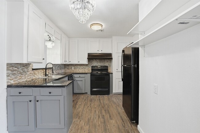 Photo - 612 Sunset Ln