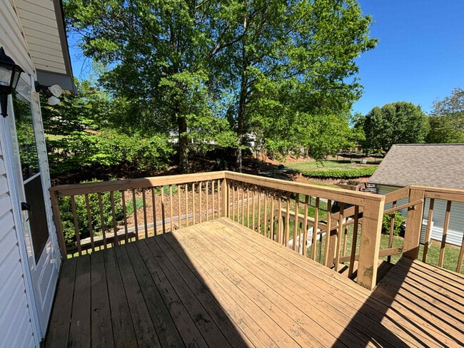 Building Photo - 411 Jeffords Rd Rental