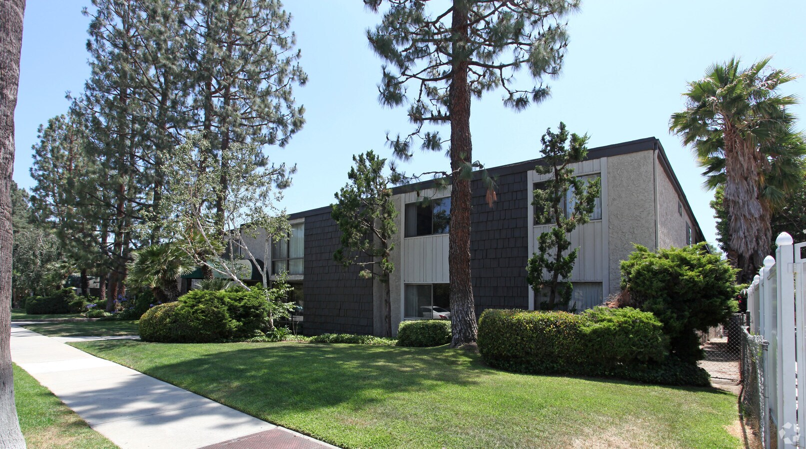 Glenwood Court Apartments - Glenwood Court Apartments