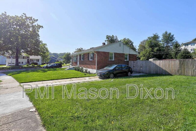 8523 Fieldway Dr
