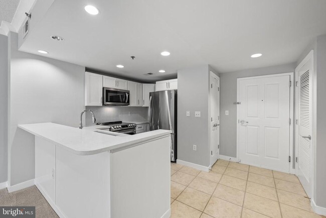Photo - 777 7th St NW Unit 1021