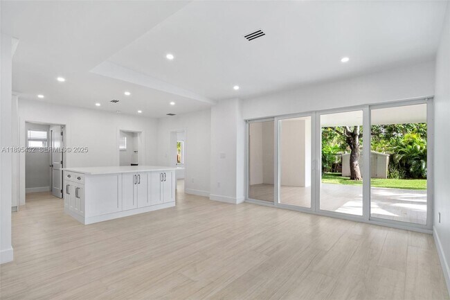 Photo - 1617 Washington St