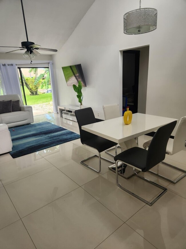 Photo - 12760 Spinnaker Ln