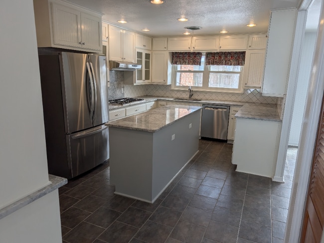 Photo - 3001 El Camino Dr