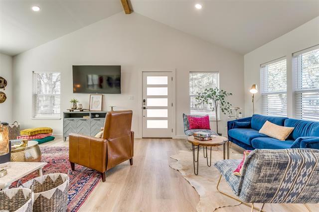 Photo - 323 S Hannaford St