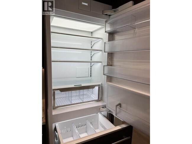 785 Harbour Wy Unité 407