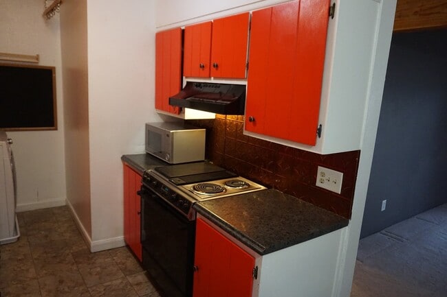 Photo - 2 bedroom condo in Golden, Convenient Location! Unit R4