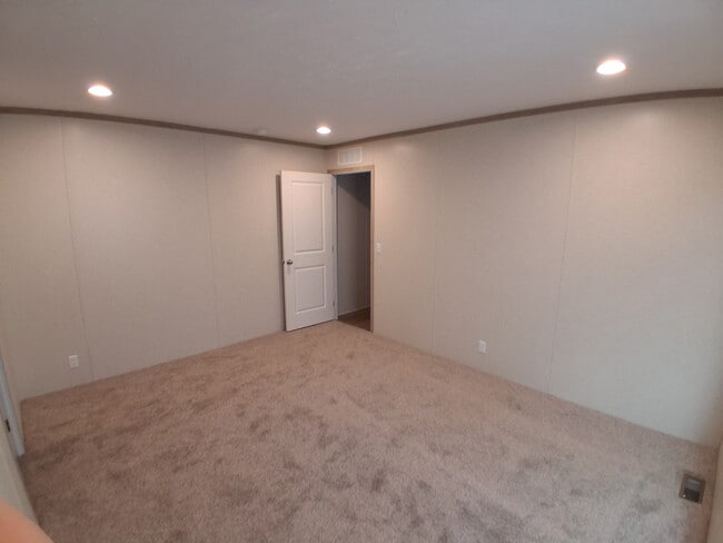 Photo - 5895 Georgia