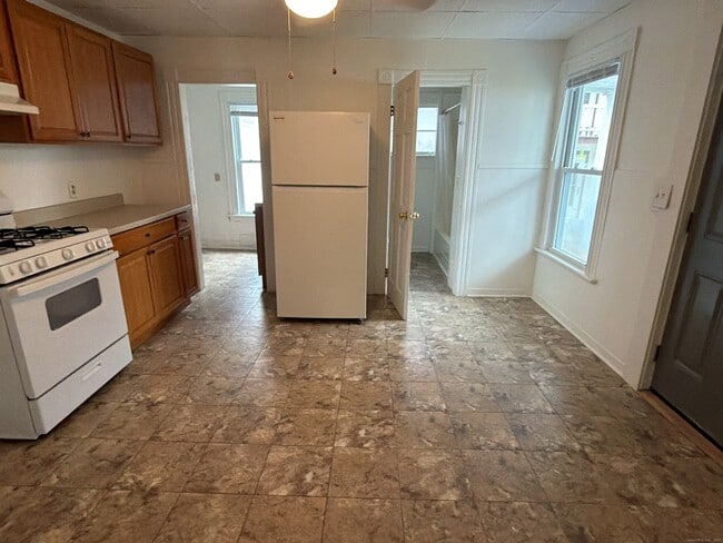 Photo - 184 Hoffman St