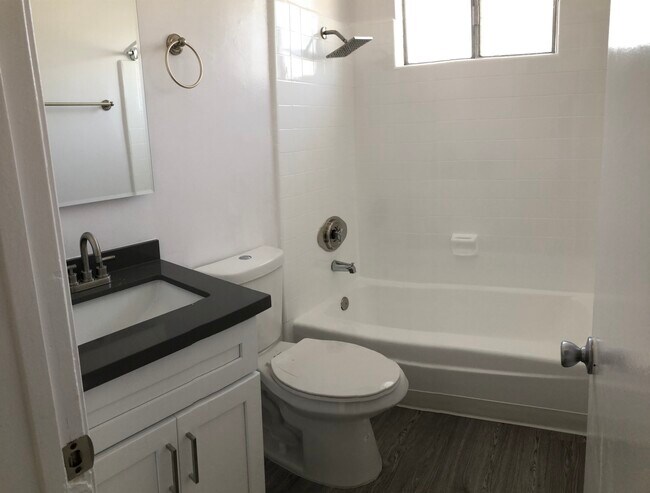 Photo - 3337 S Durango Ave Unidad 9