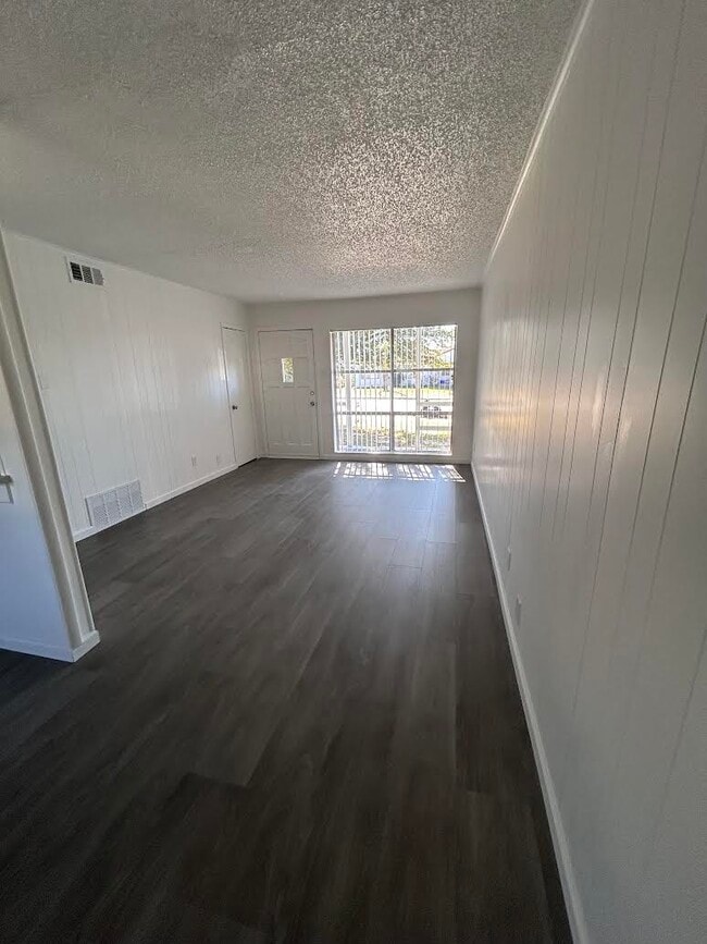 Photo - 2301 Cochran St