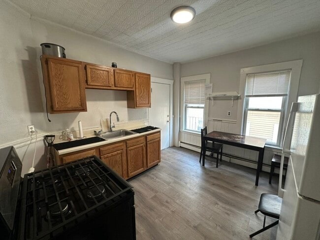 Building Photo - 765 Broadway Unit 4