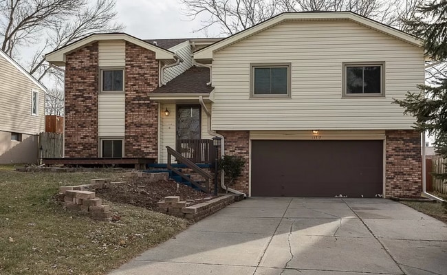 Building Photo - Spacious 4 Bedroom in Millard!!