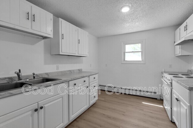Photo - 3904 Seneca St Unit A