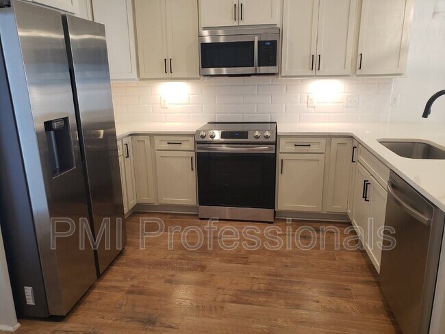 Photo - 213 McAuliffe St