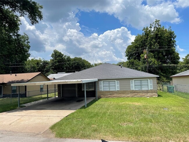 Photo - 617 Fostoria Ln