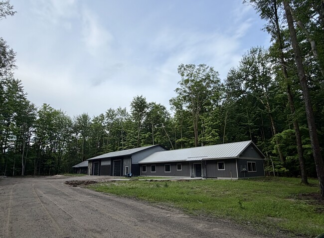 Photo - 10673 US 31
