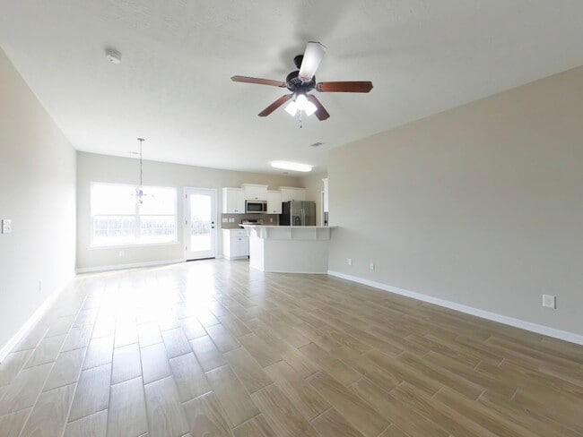 Photo - 760 Keyes Dr