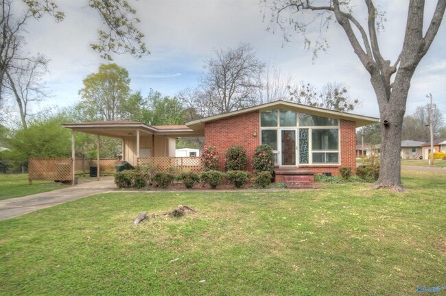 Photo - 403 Karter St NW