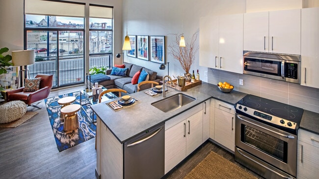 Pittsburgh Luxury Kitchen - Eastside Bond Apartments