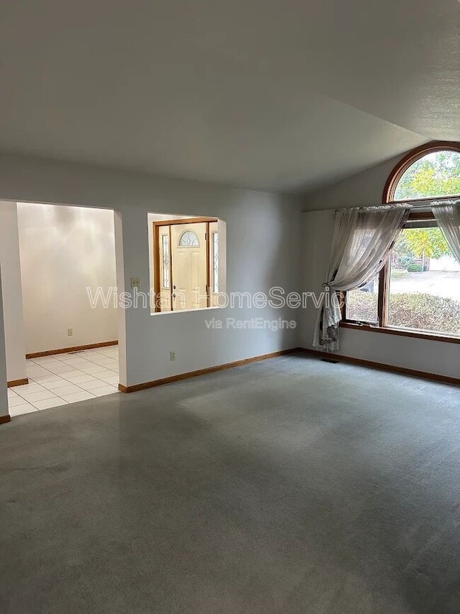 Photo - 948 Oakview Dr