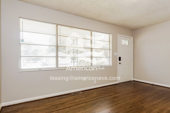 Photo - 6825 6th Ave S