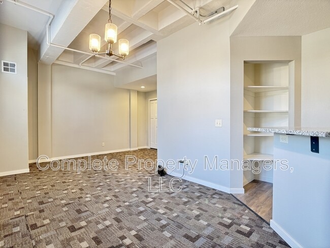 Photo - 207 E 4th St