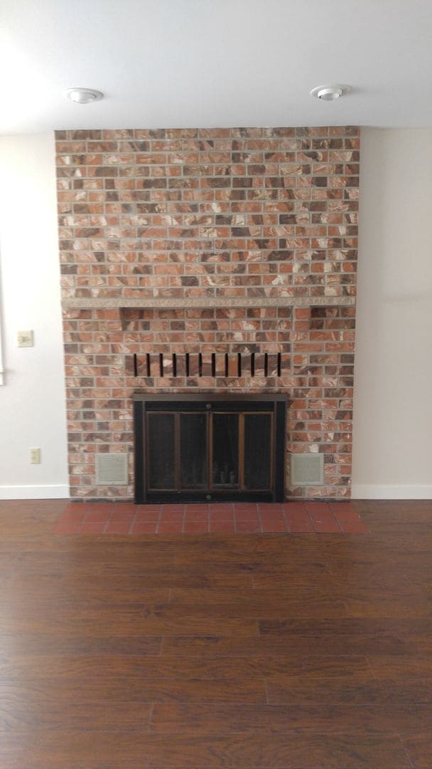 15610 9th Ave SW Unit 2
