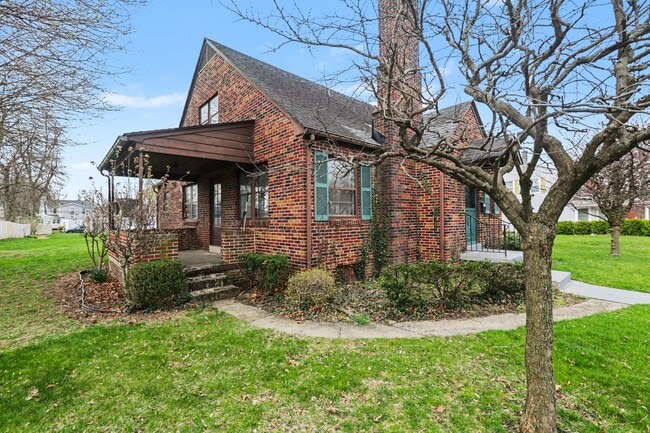 Photo - 2327 Chestnut St