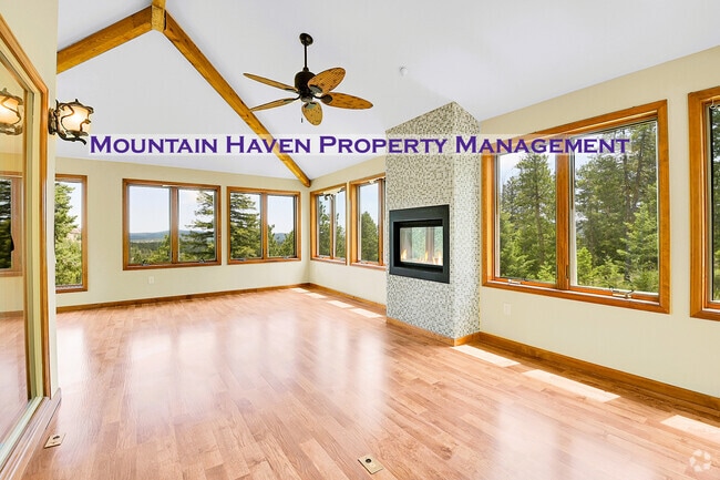 Building Photo - 5368 Evergreen Heights Dr Rental