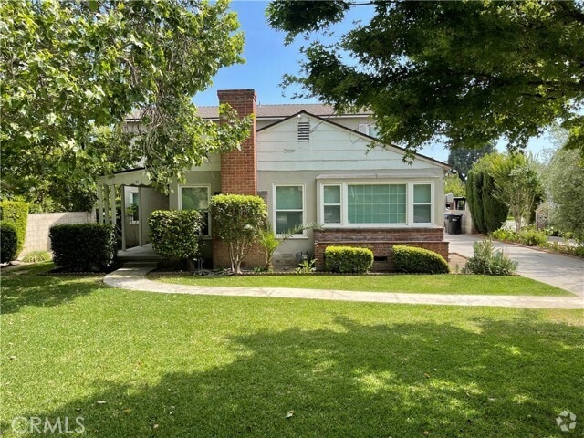 Building Photo - 10 W Longden Ave Rental