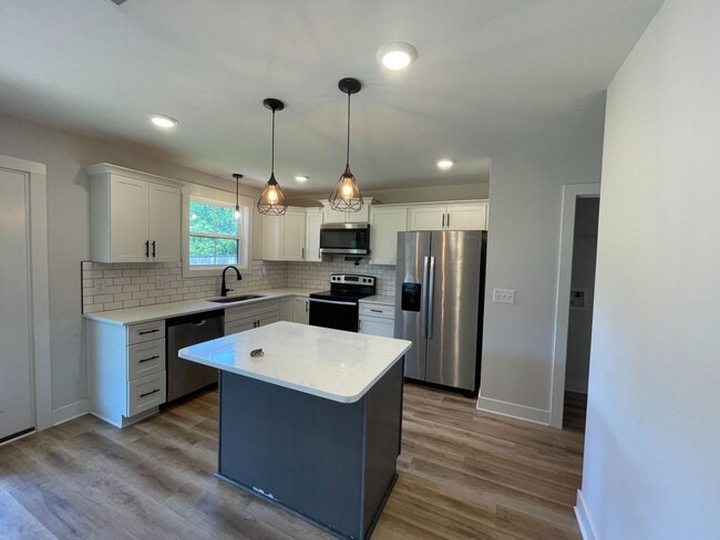 Photo - 3 Bed 2.5 Bath Dog Friendly Home For Rent Near Post!