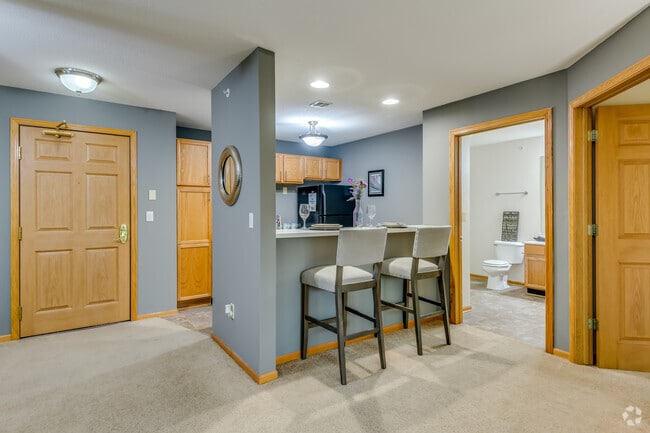 2 BR, 2 BA - 990SF - Library Hill Apartments
