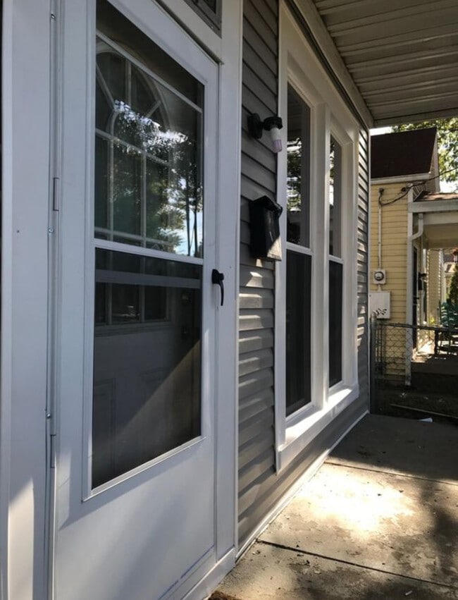 Photo - 1005 Charles St