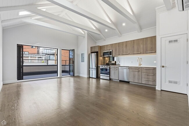 Photo - 1924 W Grand Ave