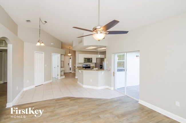 Photo - 1048 Tolson St SE