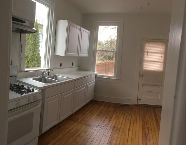 Photo - 2904 Chesley Ave