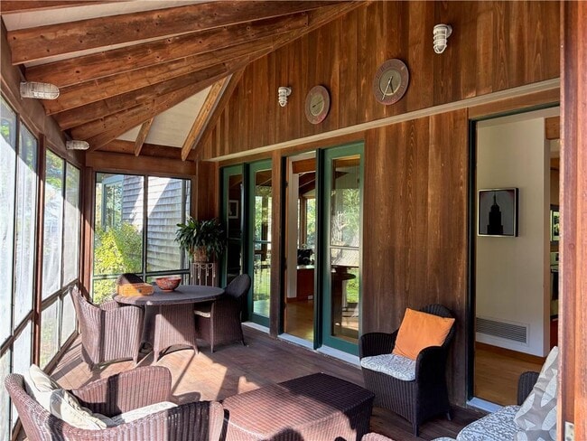 Photo - 192 Racquet Rd