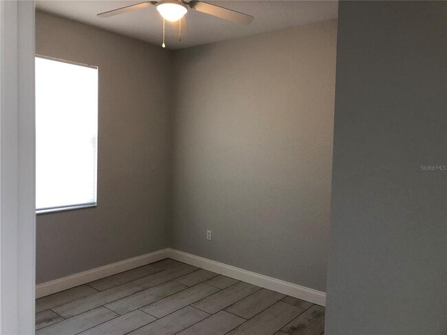 Photo - 950 Baker Ave