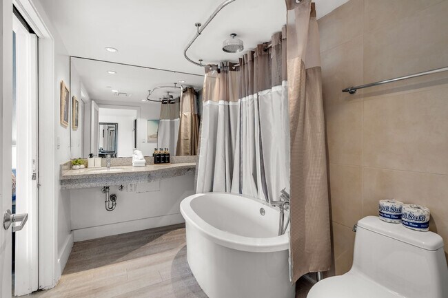 Photo - 1052 Ocean Dr Unit SI ID1540478P