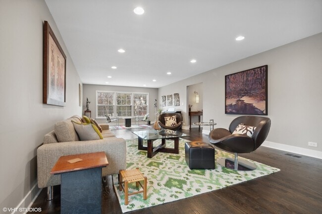 Photo - 384 Hastings Ave