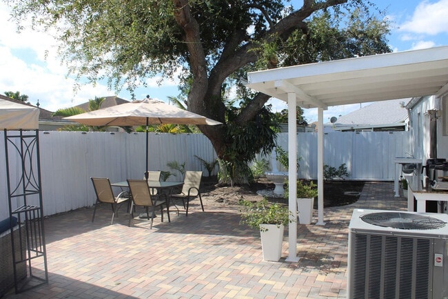 Photo - 10420 SW 207th St