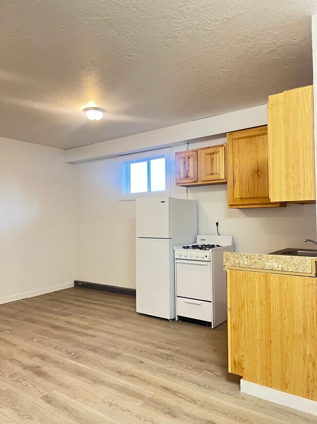 Photo - 700 W Ruby Ave Unit C