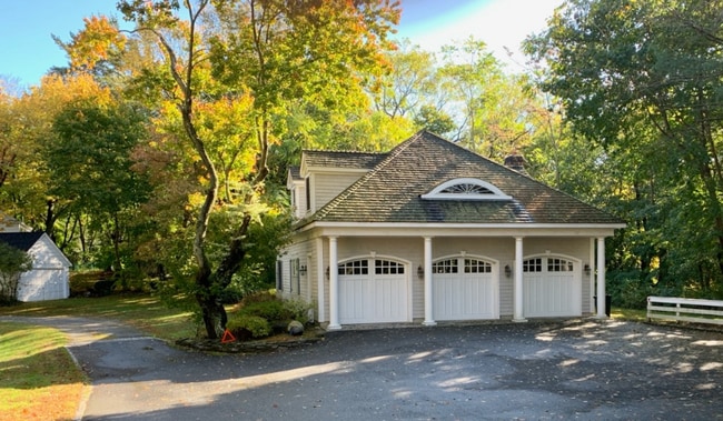 Photo - 120 Plainview Rd House