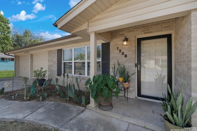 Photo - 1228 Rivercrest Dr