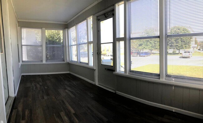 Photo - 609 Blackhawk St