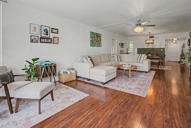 Photo - 3930 Oaks Clubhouse Dr Unidad 304