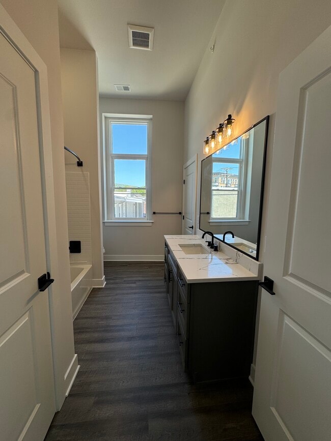 Photo - HH Bangor Block